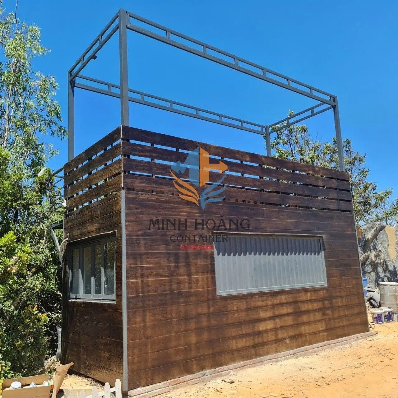 Container Cafe 20 Feet Ốp Gỗ Full Có Sân Thượng Mẫu Hiện Đại